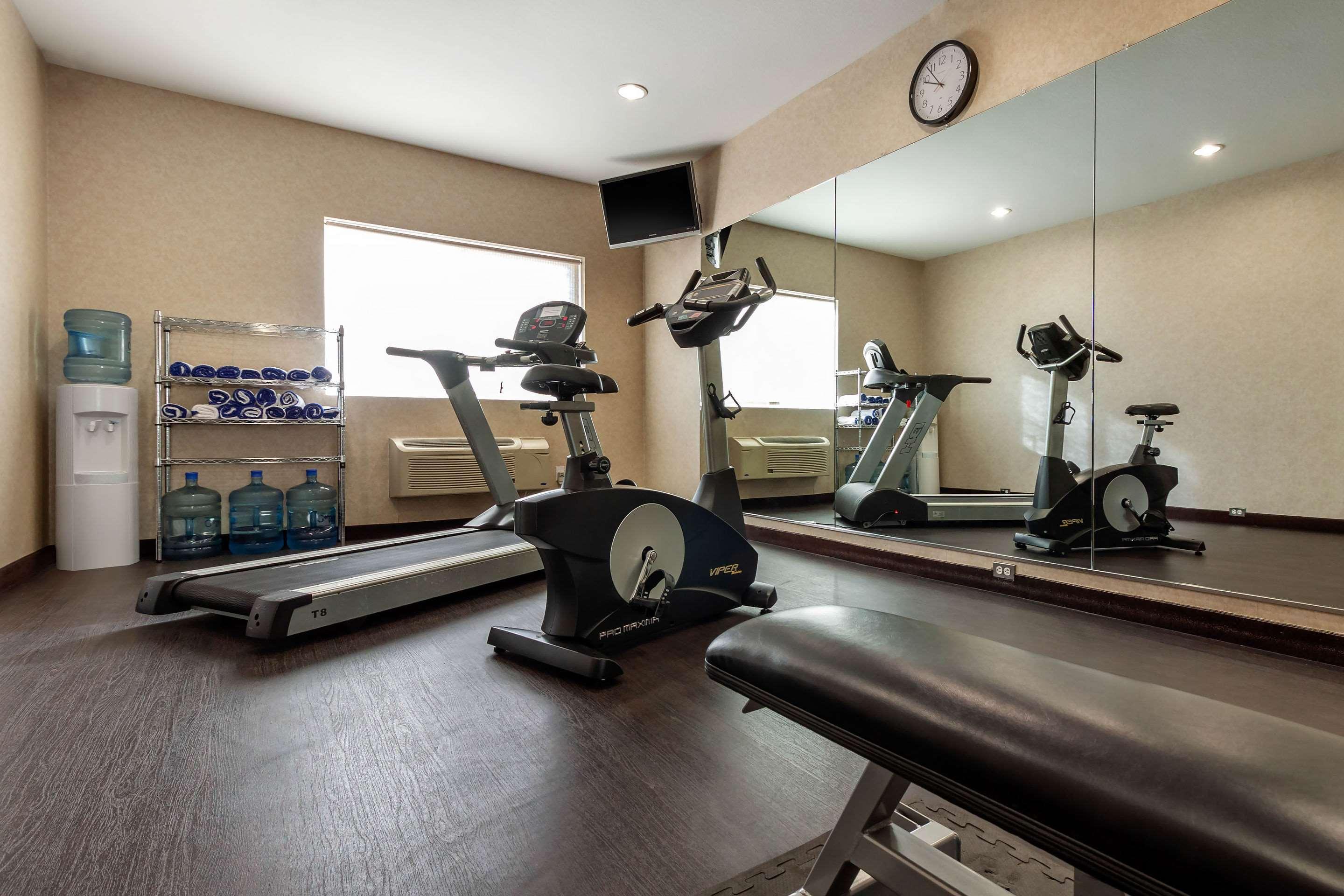 Sleep Inn & Suites Hays I-70 Экстерьер фото