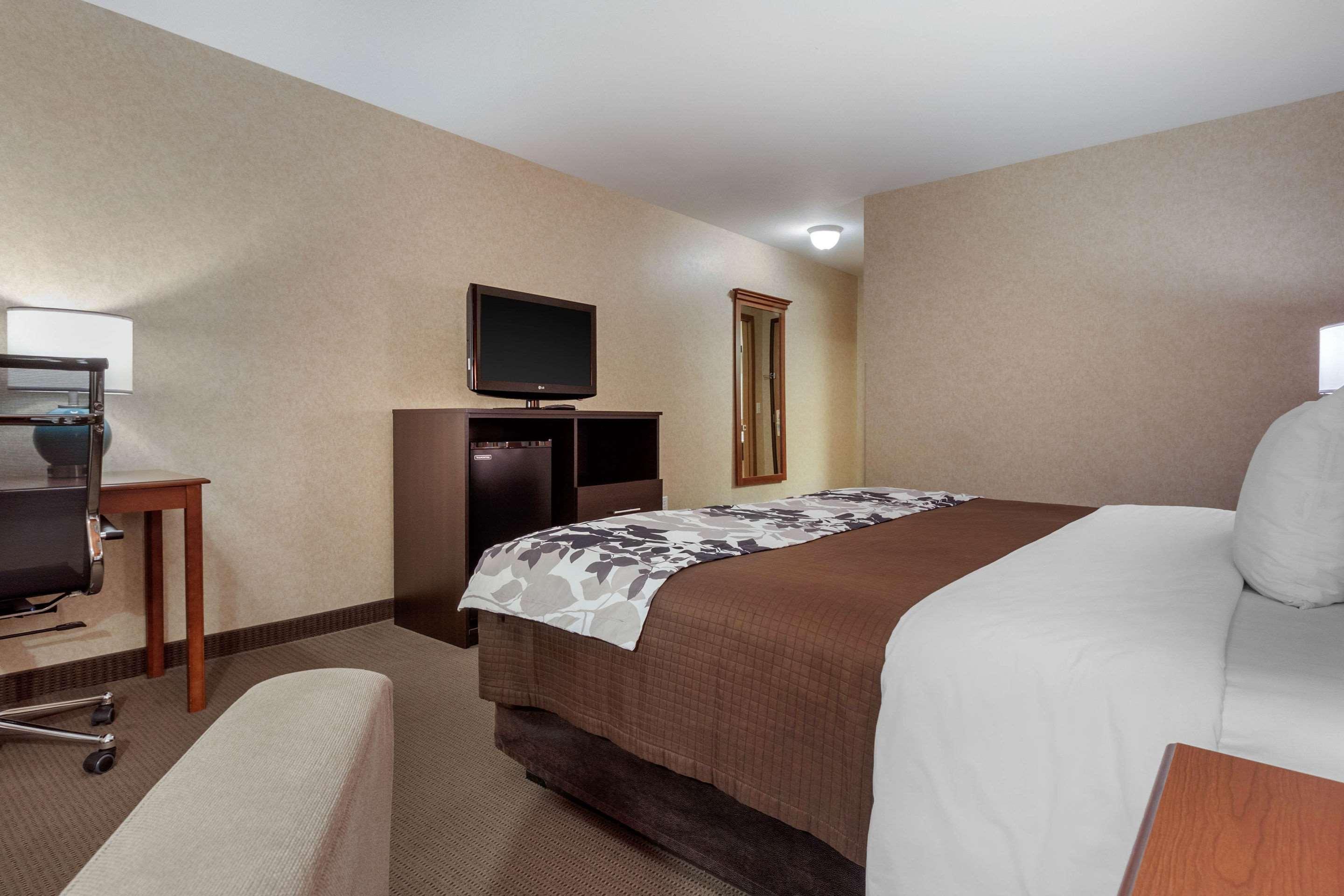 Sleep Inn & Suites Hays I-70 Экстерьер фото
